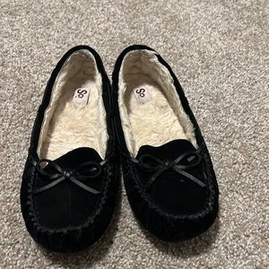 Moccasin slippers